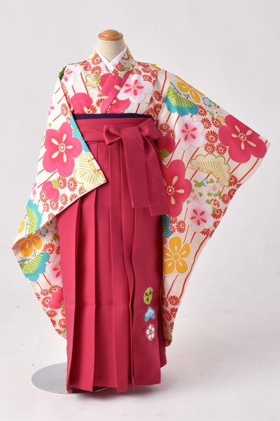 ジュニア袴【卒園式・女児／クリーム色・吉祥柄】