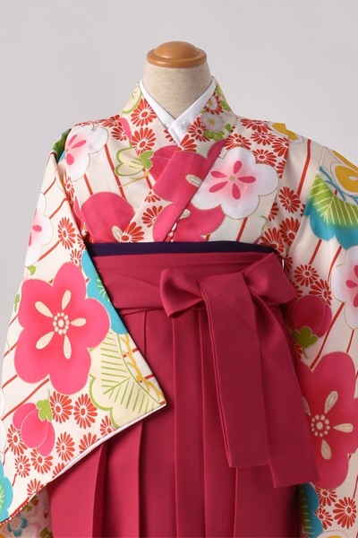 ジュニア袴【卒園式・女児／クリーム色・吉祥柄】