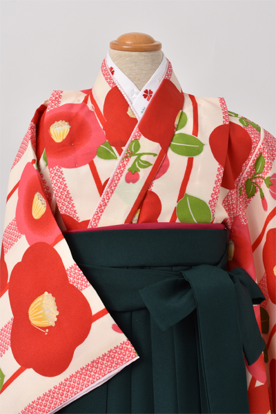 ジュニア袴【卒園式・女児／クリーム色・レトロモダン】