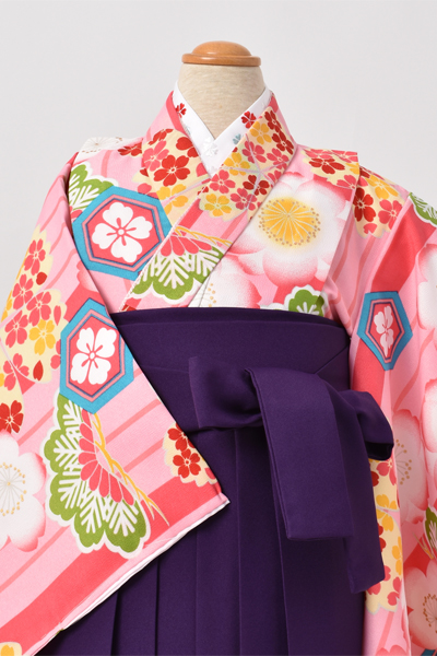 ジュニア袴【卒園式・女児／ピンク・レトロなデザイン花】