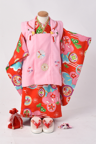 三歳祝着【赤地に古典柄]