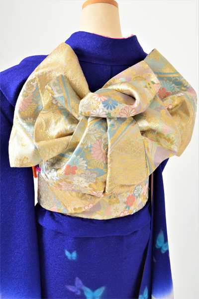 振袖［青藍色に花と蝶］