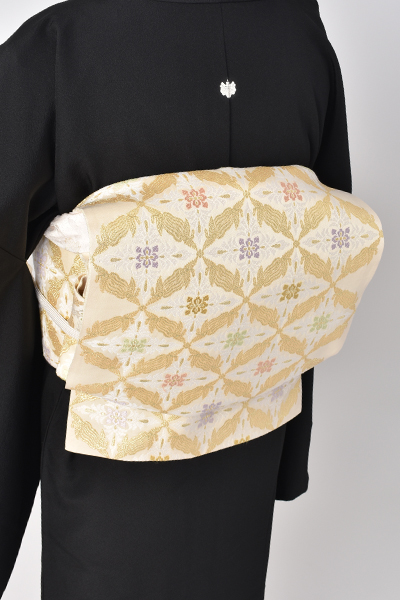 黒留袖〔愛らしい小花 〕