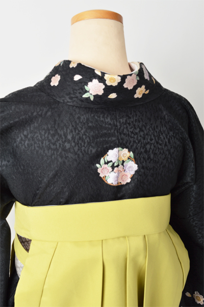 卒業袴｛黒地/加賀紋］