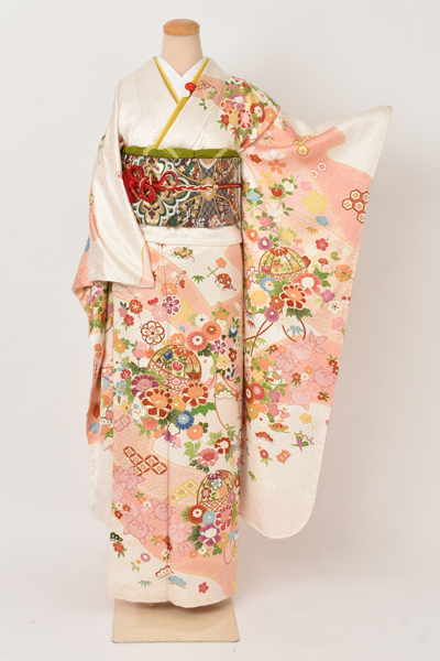 振袖[白地に鞠]