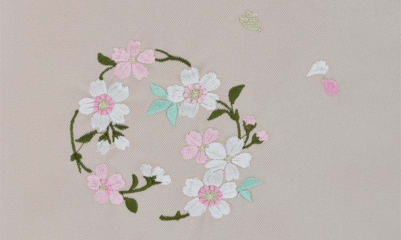 卒業袴［玉城ティナ・黒地の牡丹模様］