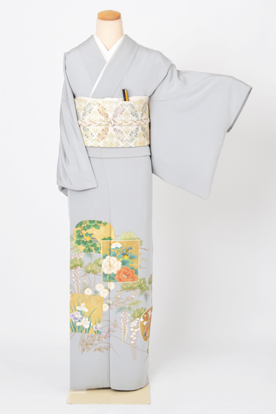 色留袖［グレー地に花模様］