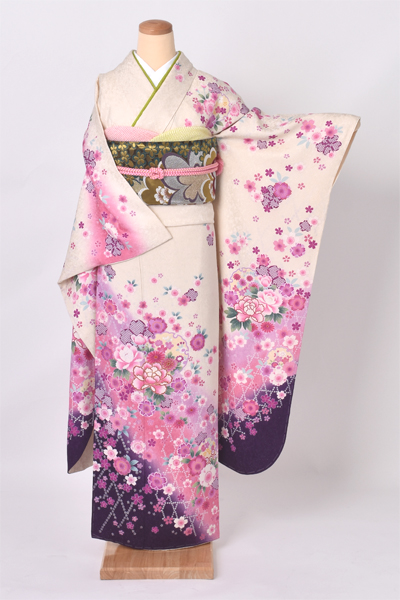 振袖【ホワイト地の可憐な振袖】