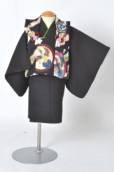 一才男児被布（黒地長着に丸に鳳凰模様）