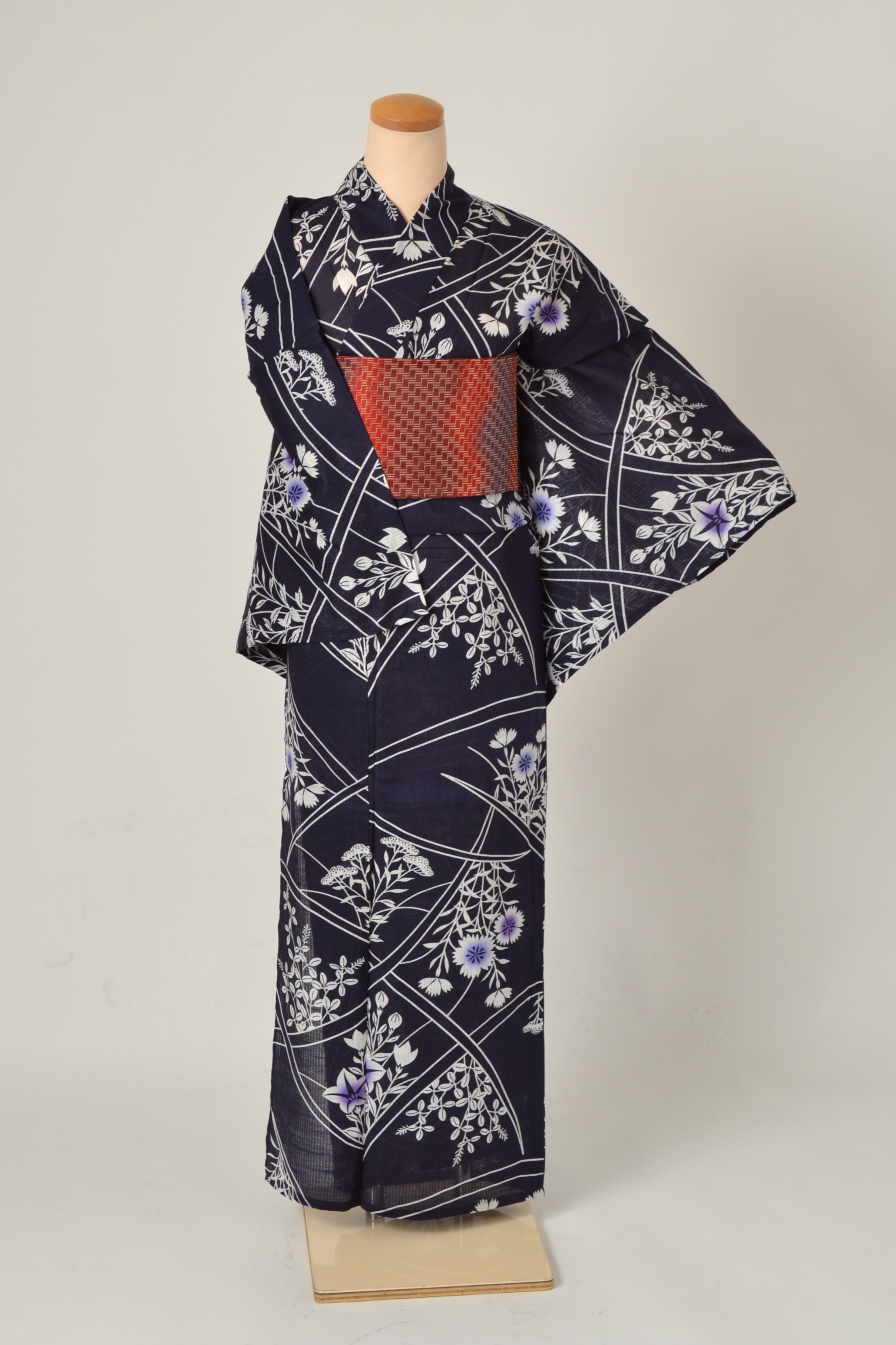 浴衣［藍地の撫子模様］