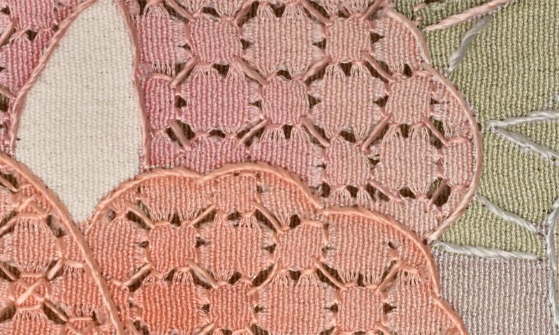 振袖［鶯色と藤色・スワトウ刺繍］