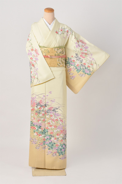 訪問着【クリーム地色に鮮やかな花々】
