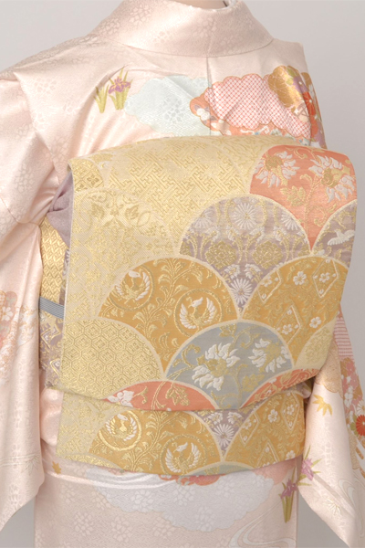 訪問着［京友禅・桜色の雲取りに草花模様］