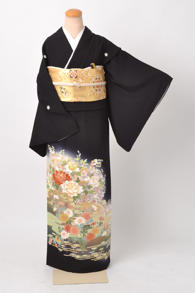 黒留袖［京友禅・雲取り牡丹］