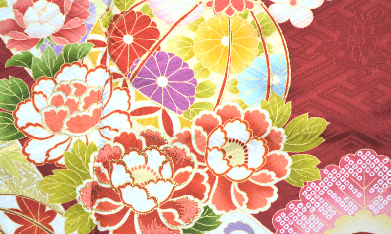 振袖［赤地の熨斗目模様］