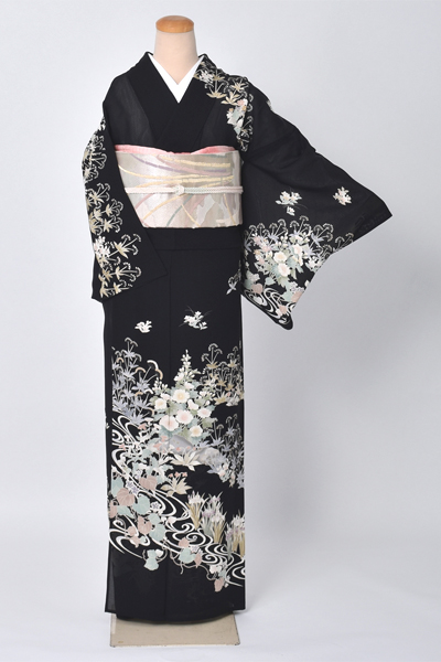 夏物〔黒地に四季草花〕