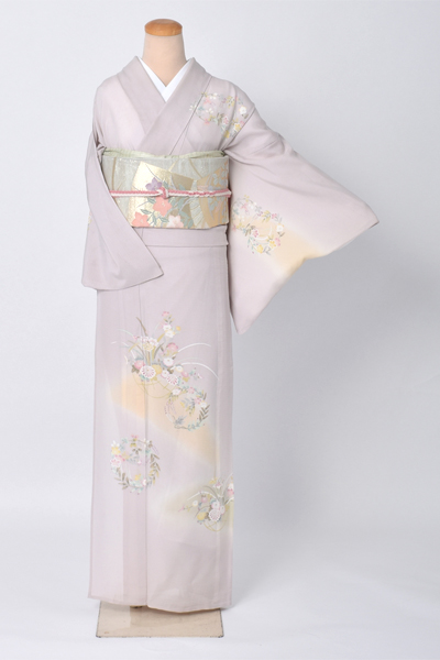 夏物〔ピンク薄色地に花の丸〕