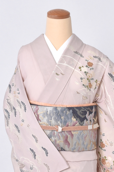 夏物訪問着〔薄ピンク色地・水辺風景、金駒刺繍〕