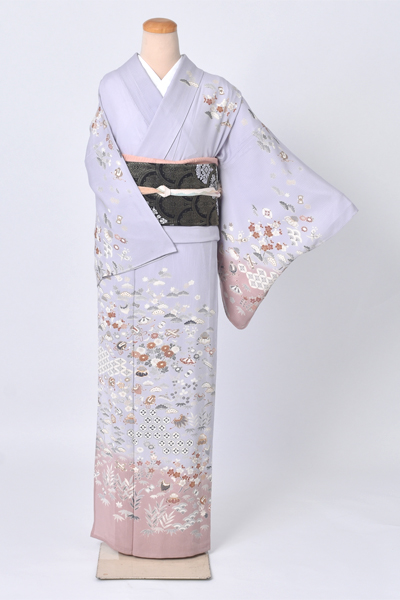 夏物訪問着〔薄紫色の竪絽地・宝尽くしや亀甲文様〕
