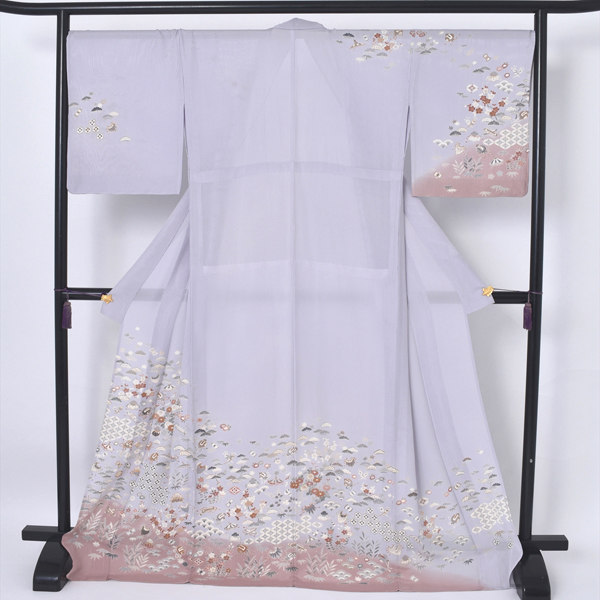 夏物訪問着〔薄紫色の竪絽地・宝尽くしや亀甲文様〕