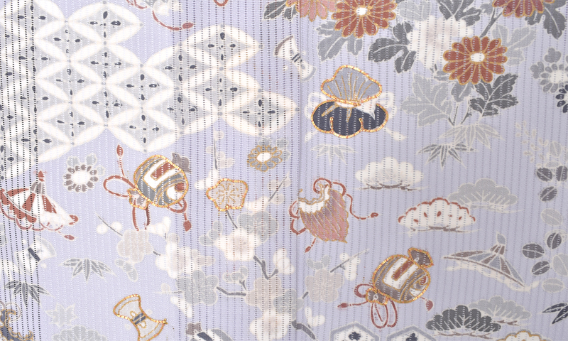 夏物訪問着〔薄紫色の竪絽地・宝尽くしや亀甲文様〕