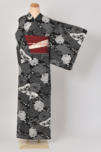浴衣[着物風・黒菊模様]
