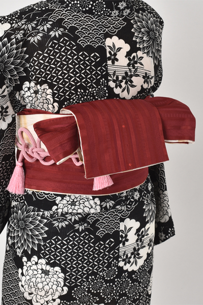 浴衣[着物風・黒菊模様]