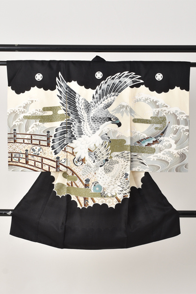 お宮参り　男児【黒地に鷹・富士山や波頭】