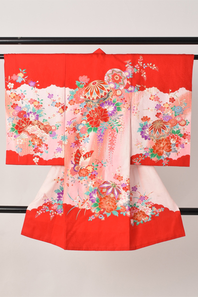 お宮参り　女児【紅色地に御殿毬・四季草花】