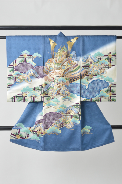 お宮参り［男児・淡い群青色に兜］