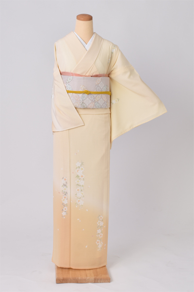 夏物〔うこん色のきもの〕