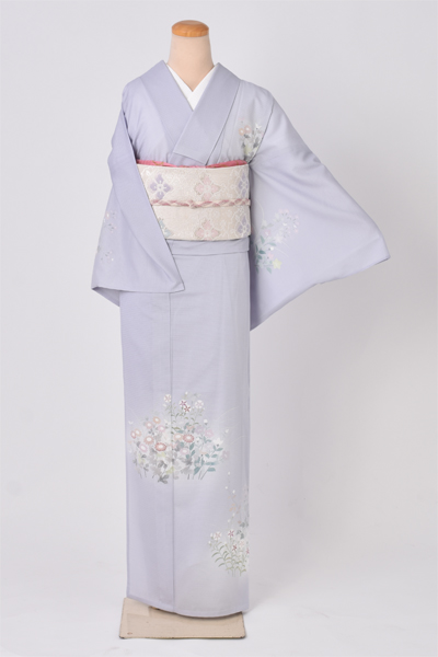 夏物〔淡彩の地色に草花柄〕