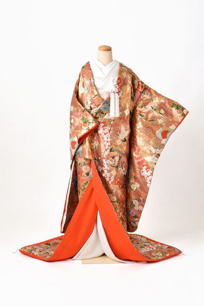 打掛(ピンクに金地・吉祥模様)