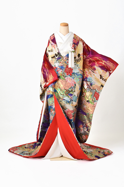 打掛(赤紫地・牛車と鶴)