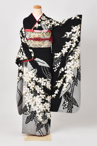 振袖［黒地・桜と絞り模様］
