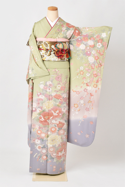 振袖［鶯色と藤色・スワトウ刺繍］