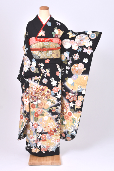 振袖【黒地に古典柄】