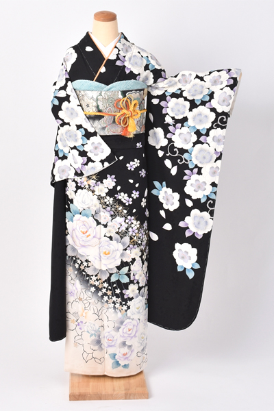 【黒×シルバーの華やかな振袖】