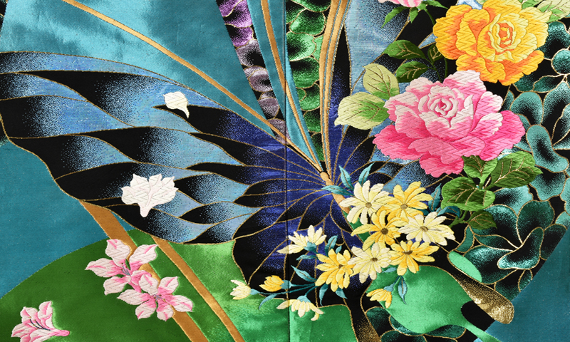 打掛(森英恵、ブルー地・花と蝶々)