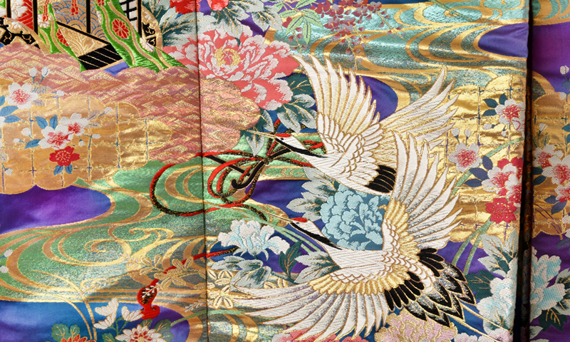 打掛(赤紫地・牛車と鶴)