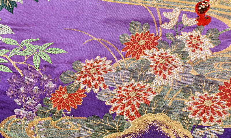 打掛(赤紫地・牛車と鶴)