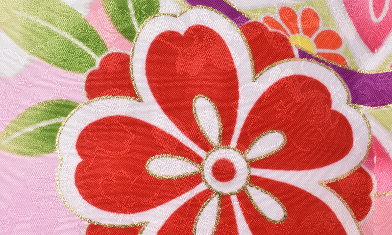 一歳女児被布【白い着物にピンクの被布】