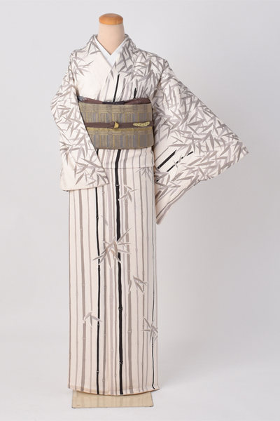 こだわりコーナー  訪問着[白地に墨絵]