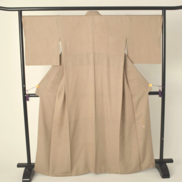 色無地（灰色に鮫小紋）[一つ紋]