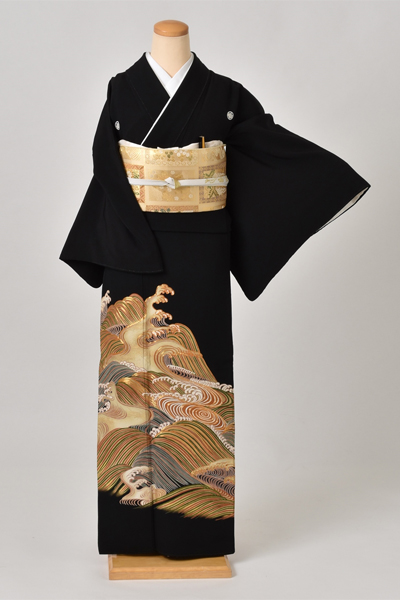 黒留袖(豪華な金糸を使った海賊紋)
