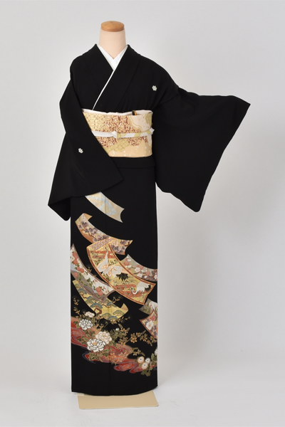 黒留袖(短冊型に金と花)