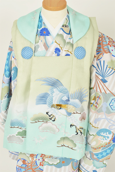 三歳男児被布【打ち出の小槌・檜扇の着物に浅緑の被布】