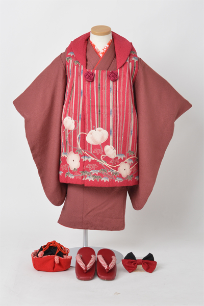 三歳女児祝着［小豆色×梅竹柄被布］