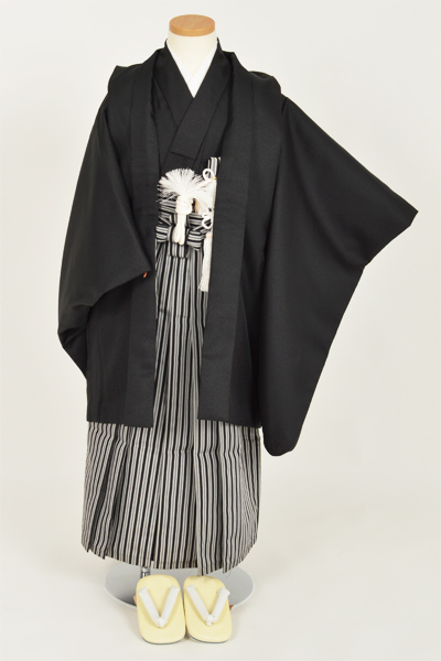 五歳祝着【黒地の着物に黒地羽織・紋なし】