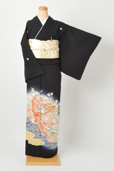 黒留袖(観世水に束ね熨斗）